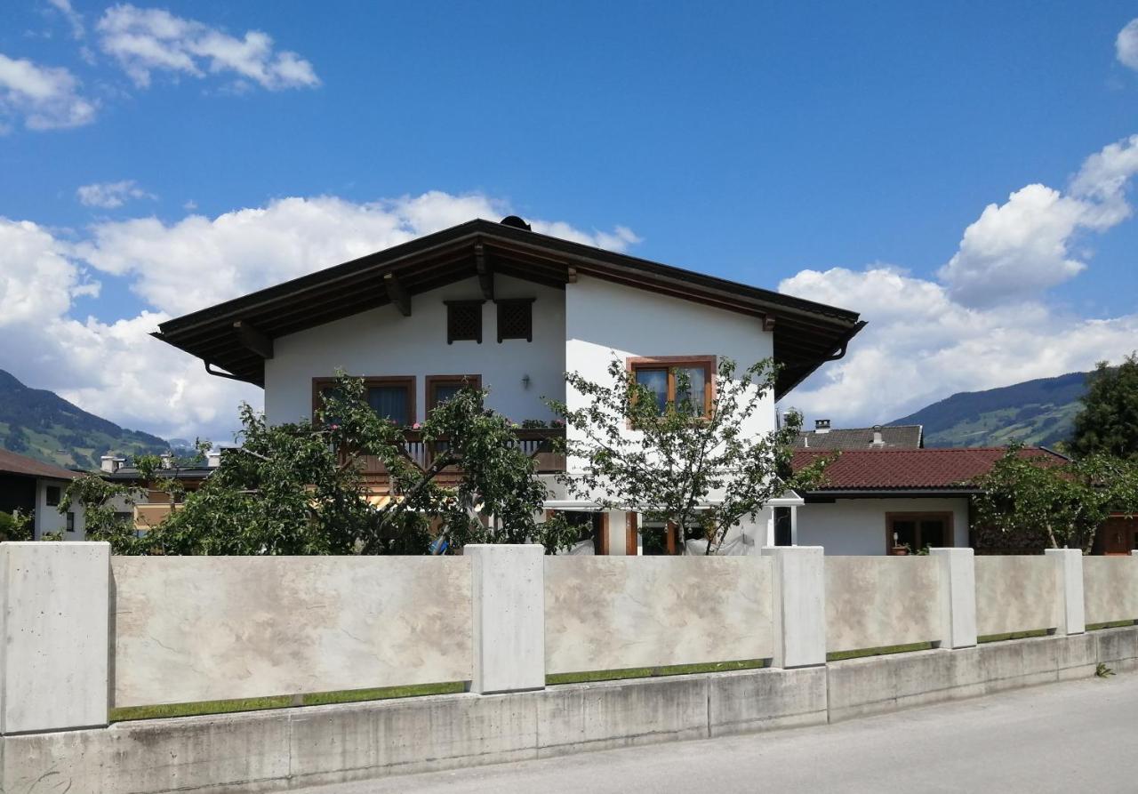 Haus-Elisabeth Lägenhet Uderns Exteriör bild